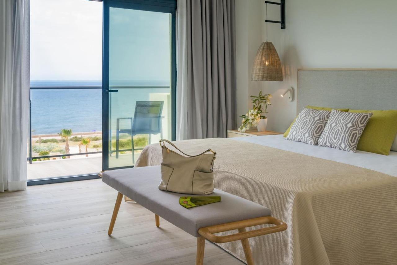 Cabogata Beach Hotel ريتامار المظهر الخارجي الصورة A bedroom at the hotel