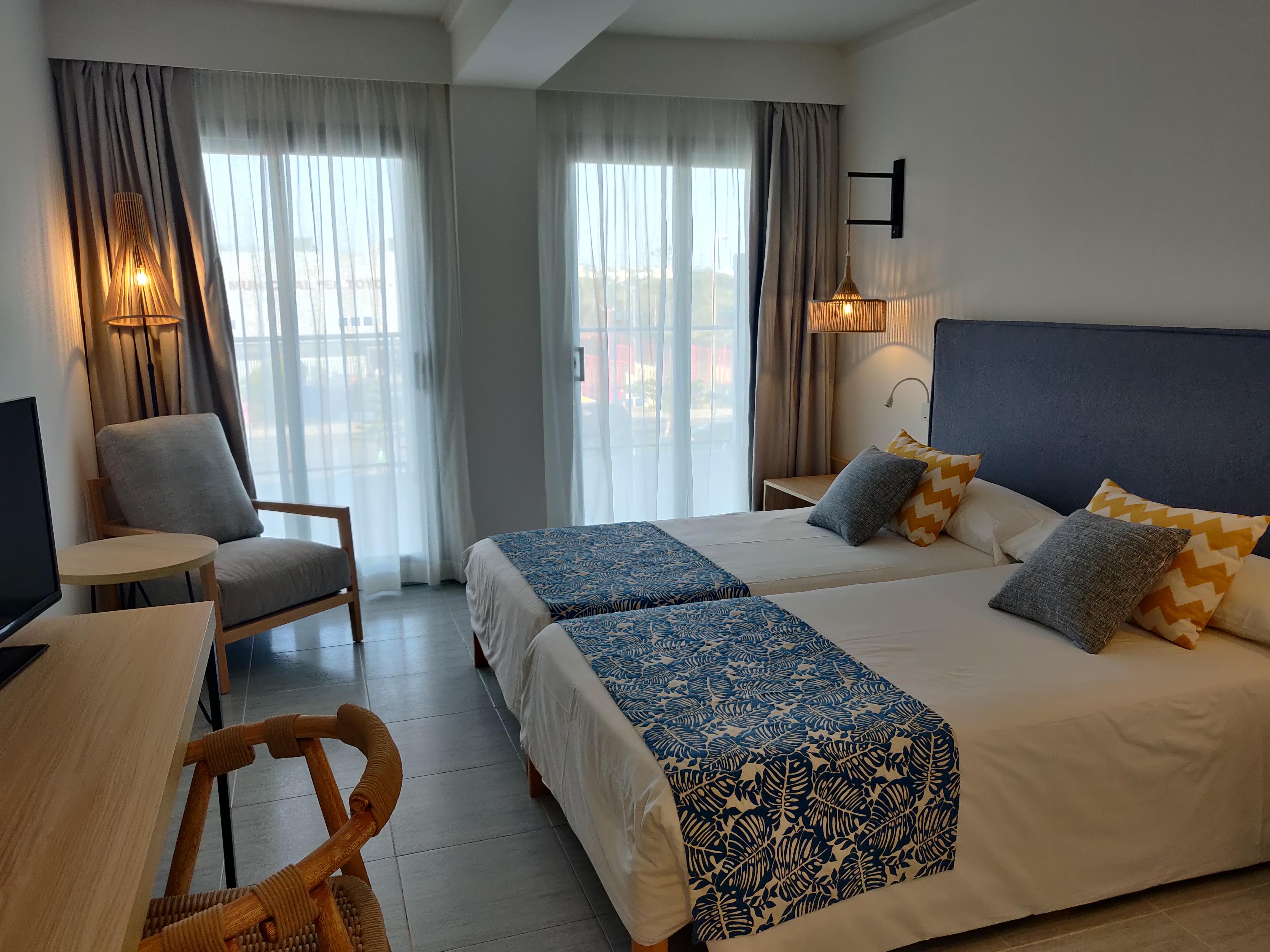 Cabogata Beach Hotel ريتامار المظهر الخارجي الصورة A room at the hotel