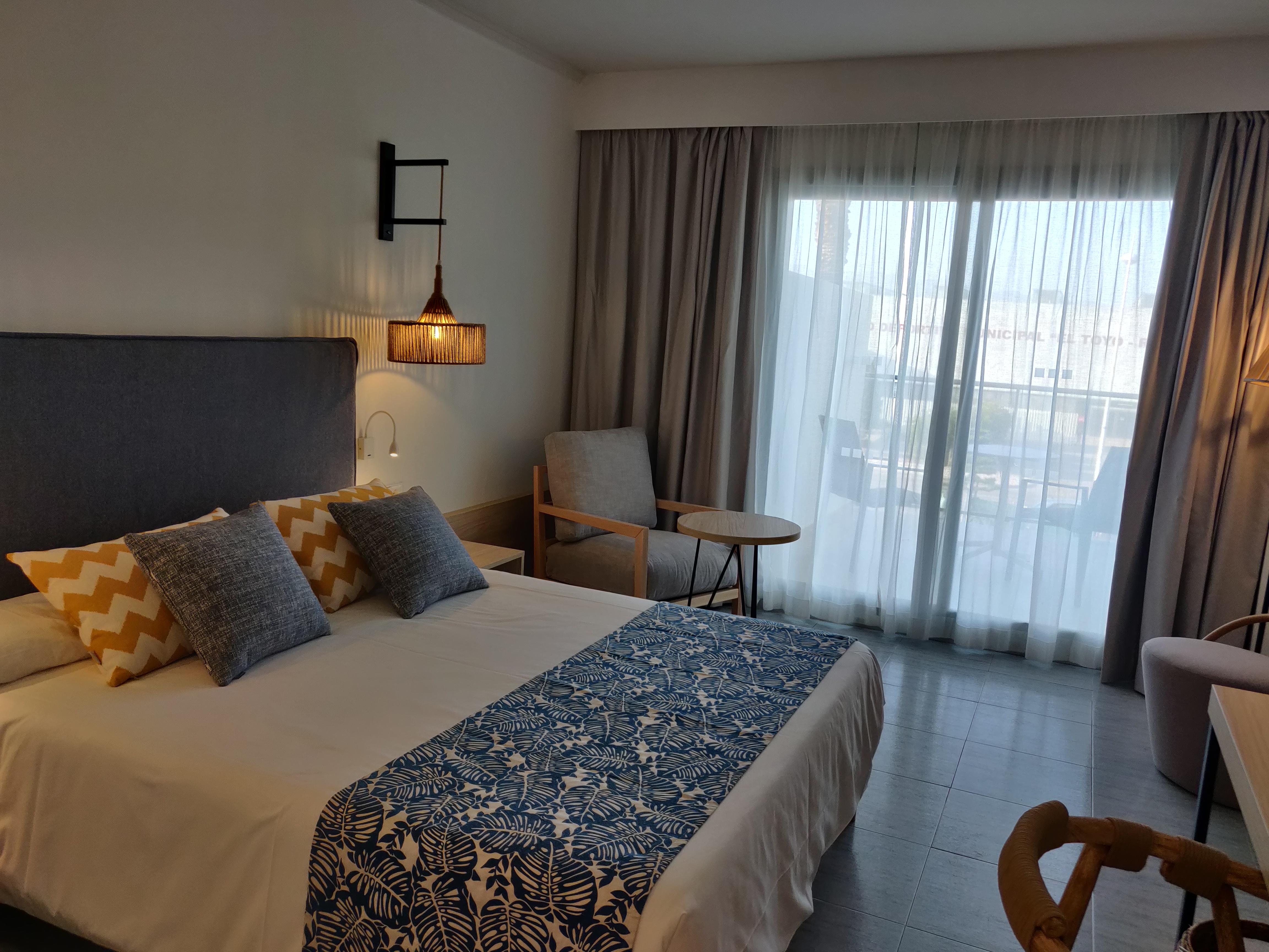 Cabogata Beach Hotel ريتامار المظهر الخارجي الصورة A room at the hotel