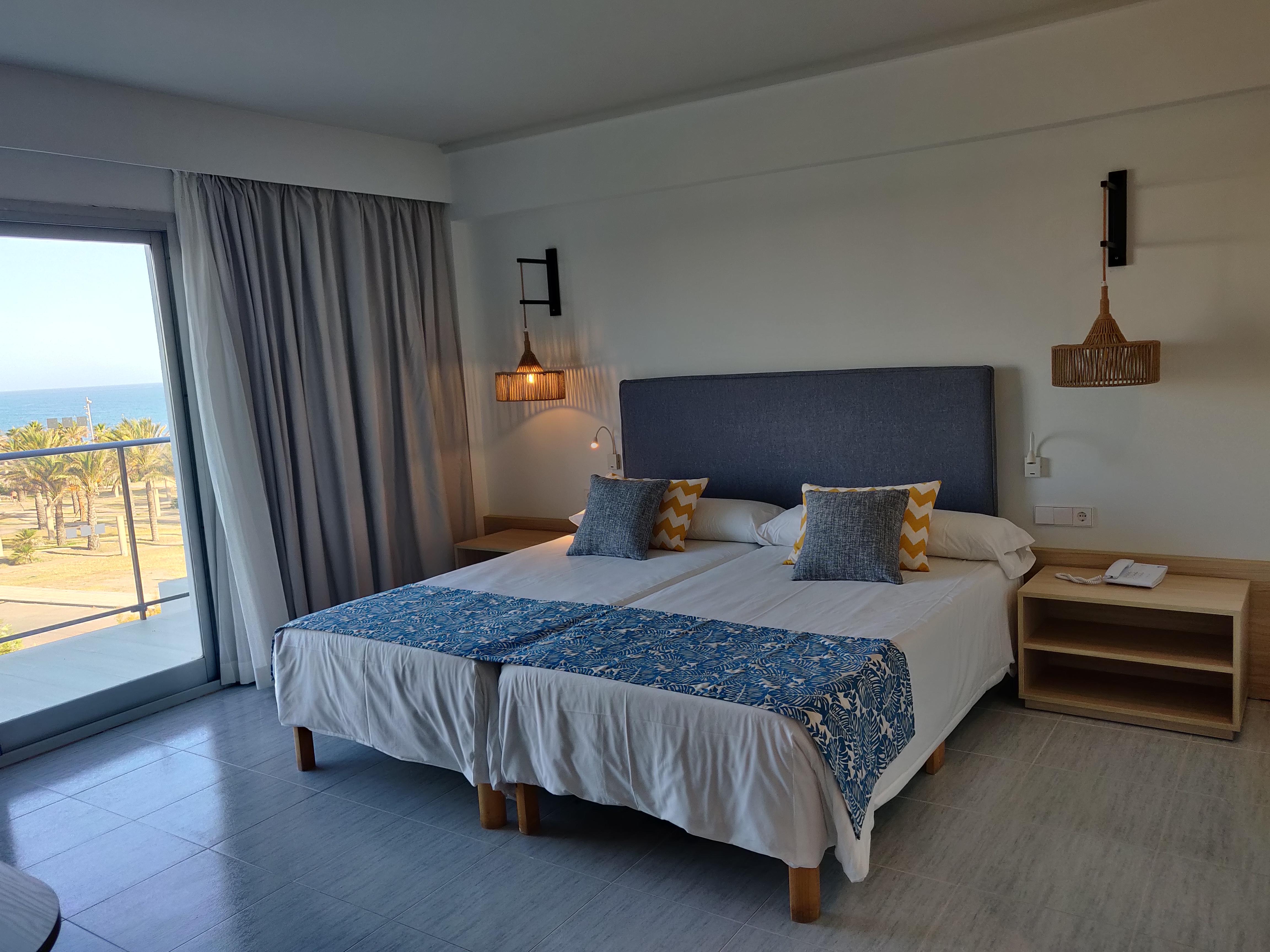 Cabogata Beach Hotel ريتامار المظهر الخارجي الصورة A room at the hotel