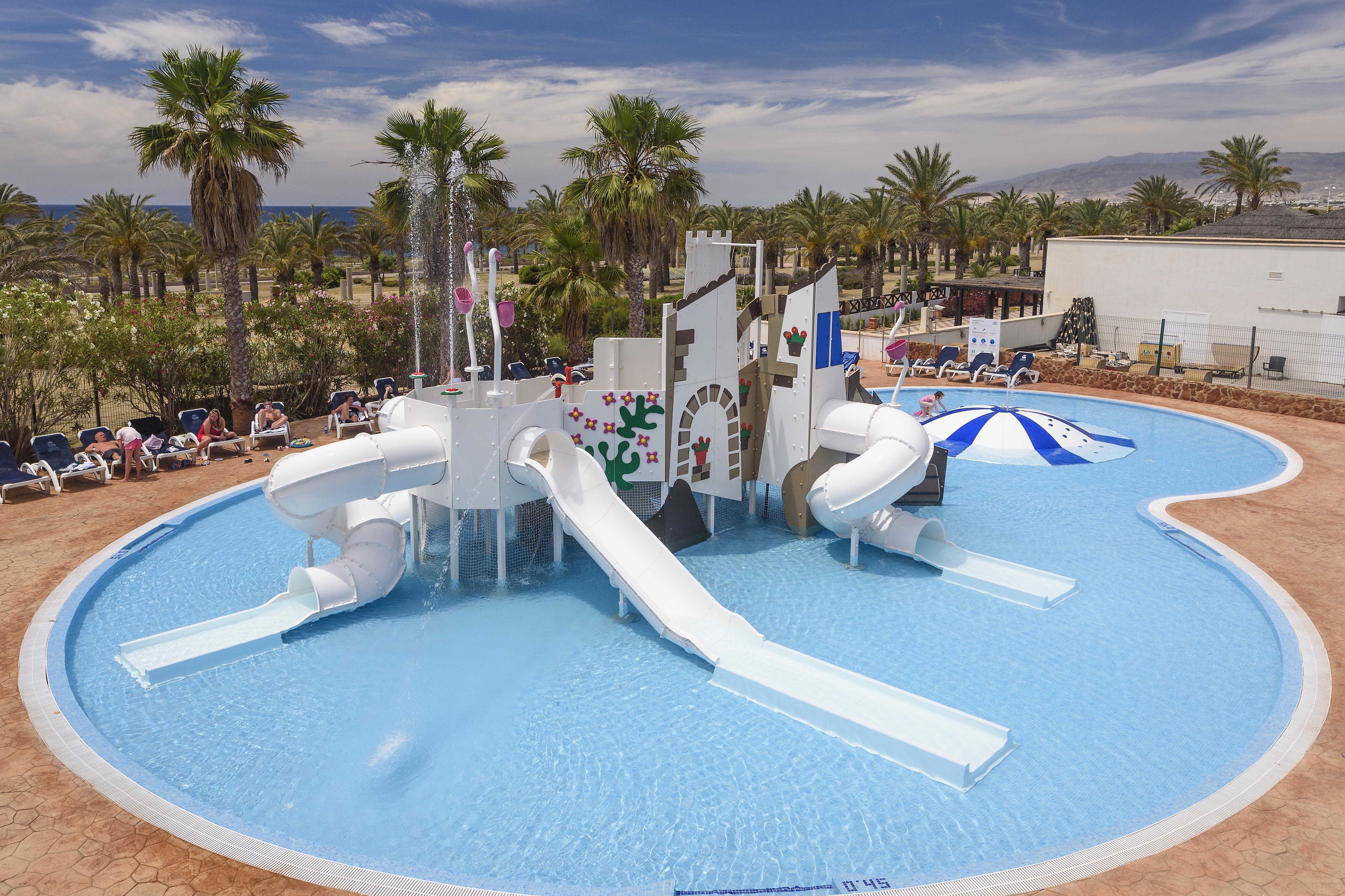 Cabogata Beach Hotel ريتامار المظهر الخارجي الصورة A water park in Benidorm, Spain