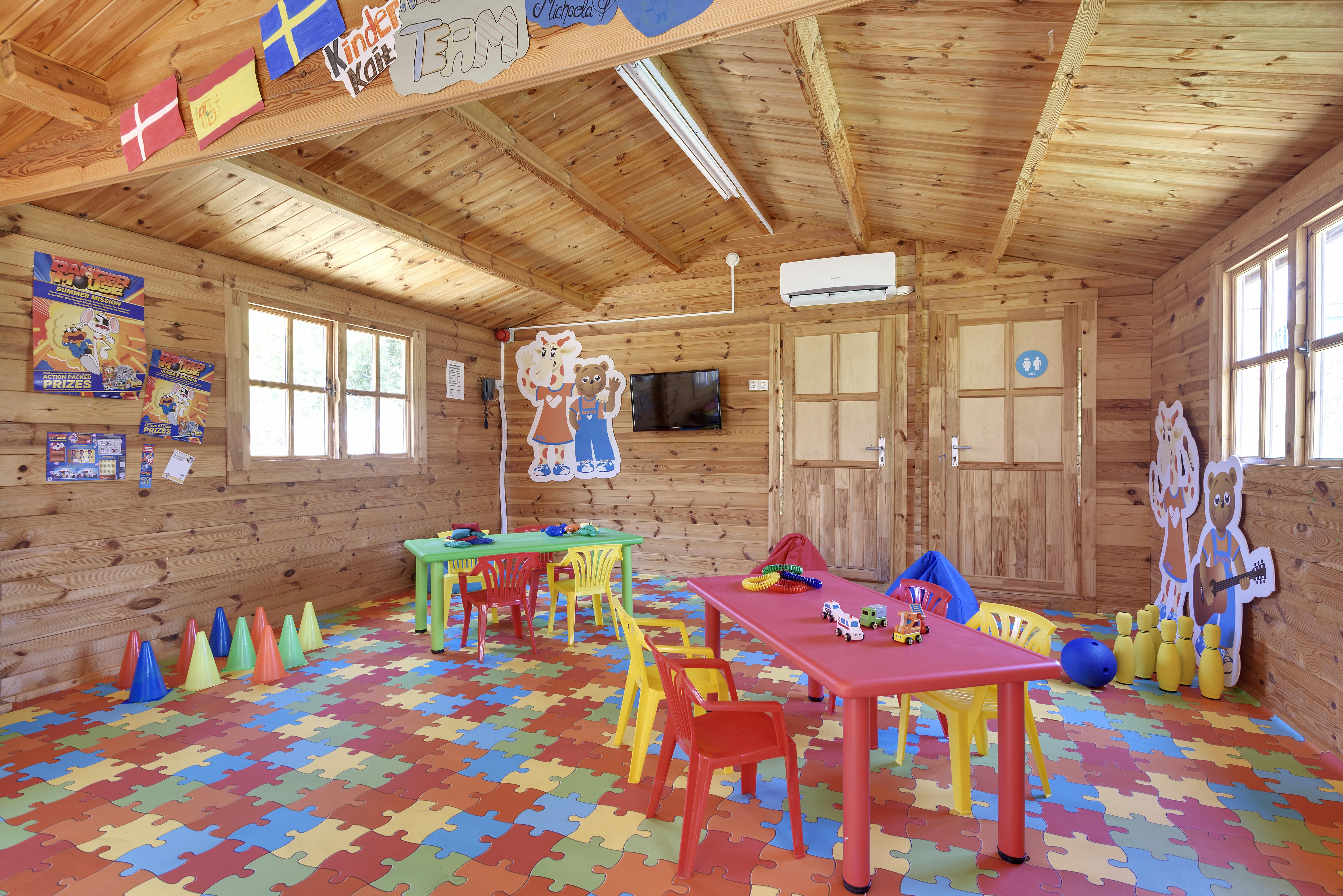 Cabogata Beach Hotel ريتامار المظهر الخارجي الصورة The children's club at the hotel