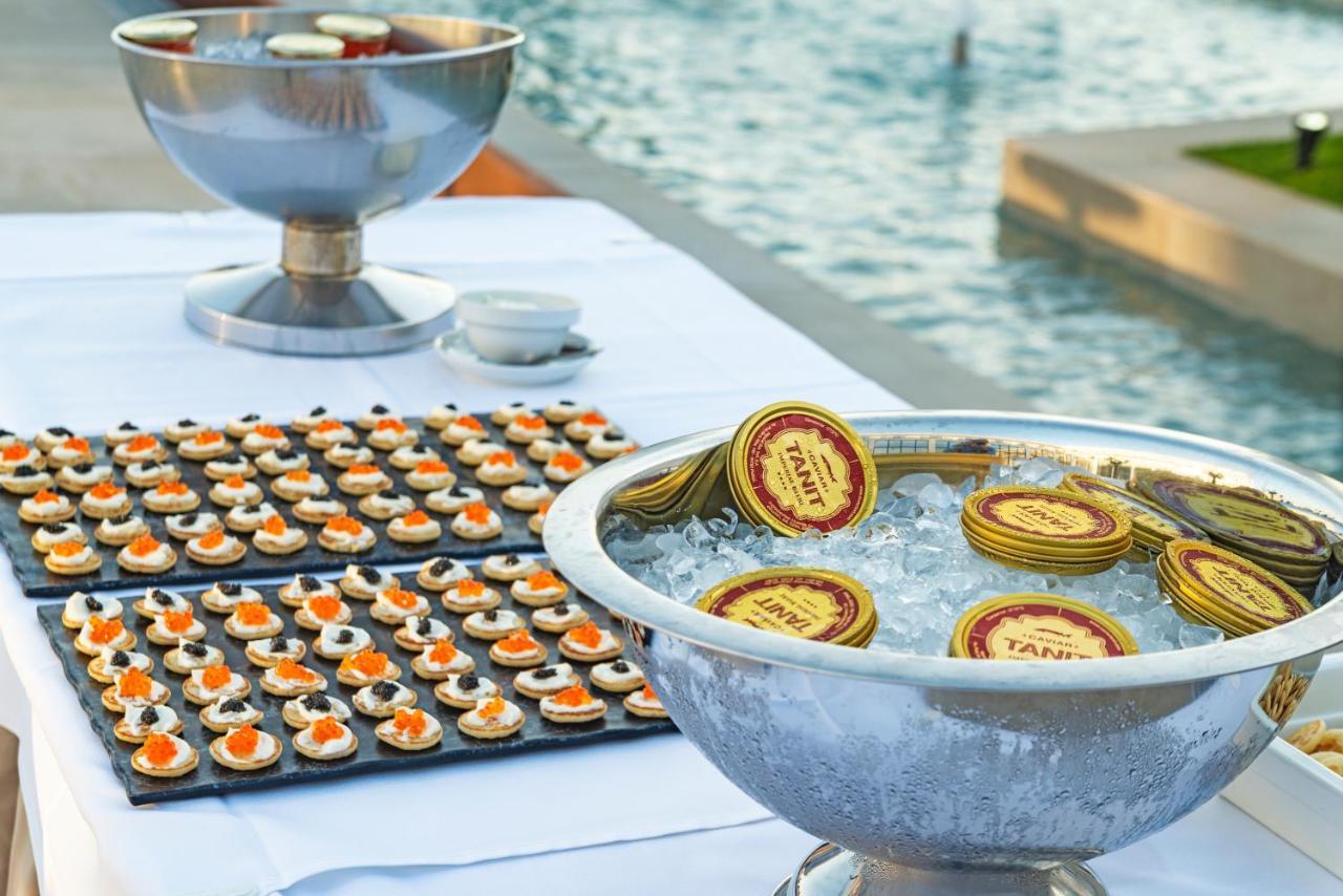 Cabogata Beach Hotel ريتامار المظهر الخارجي الصورة Caviar and chips at a party