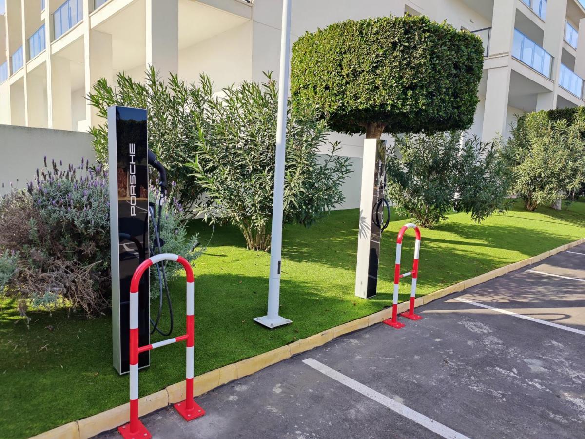 Cabogata Beach Hotel ريتامار المظهر الخارجي الصورة EV charging station in France